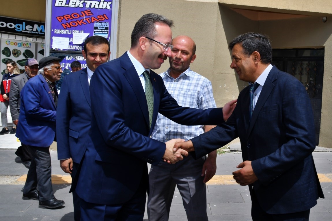 Vali Yamlı, şehit ve gazi aileleri derneğini ziyaret etti