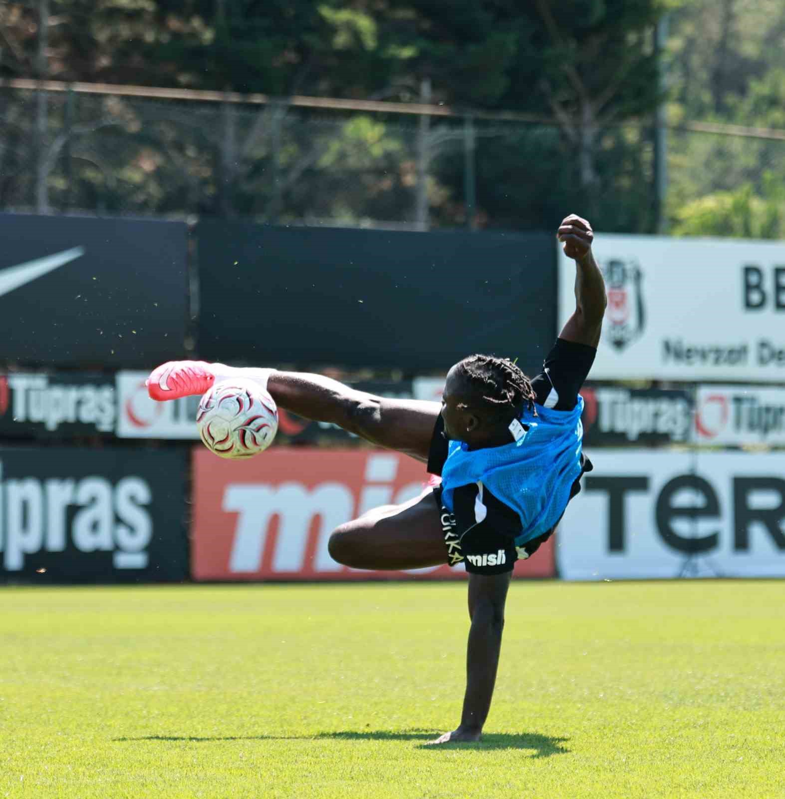 Beşiktaş’ta Hradec Kralove maçı hazırlıkları devam etti