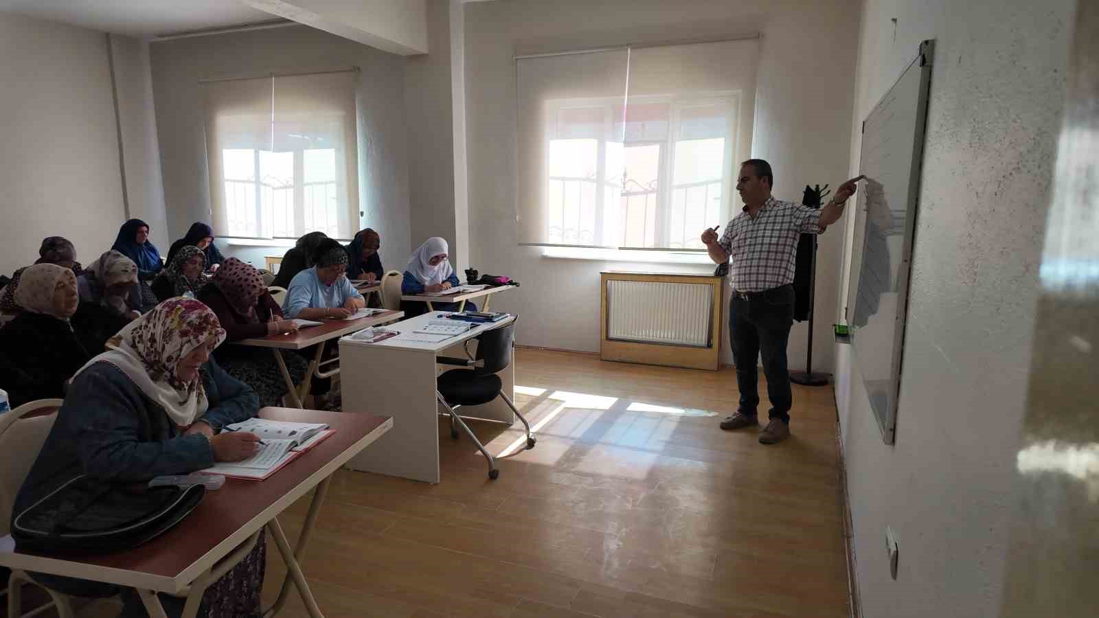 KAYMEK ile hayaller gerçeğe, harfler umuda dönüşüyor