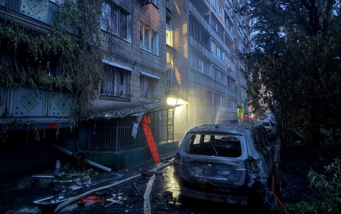 Rusya, Ukrayna’ya saldırdı: 5’i kurtarma görevlisi 9 ölü