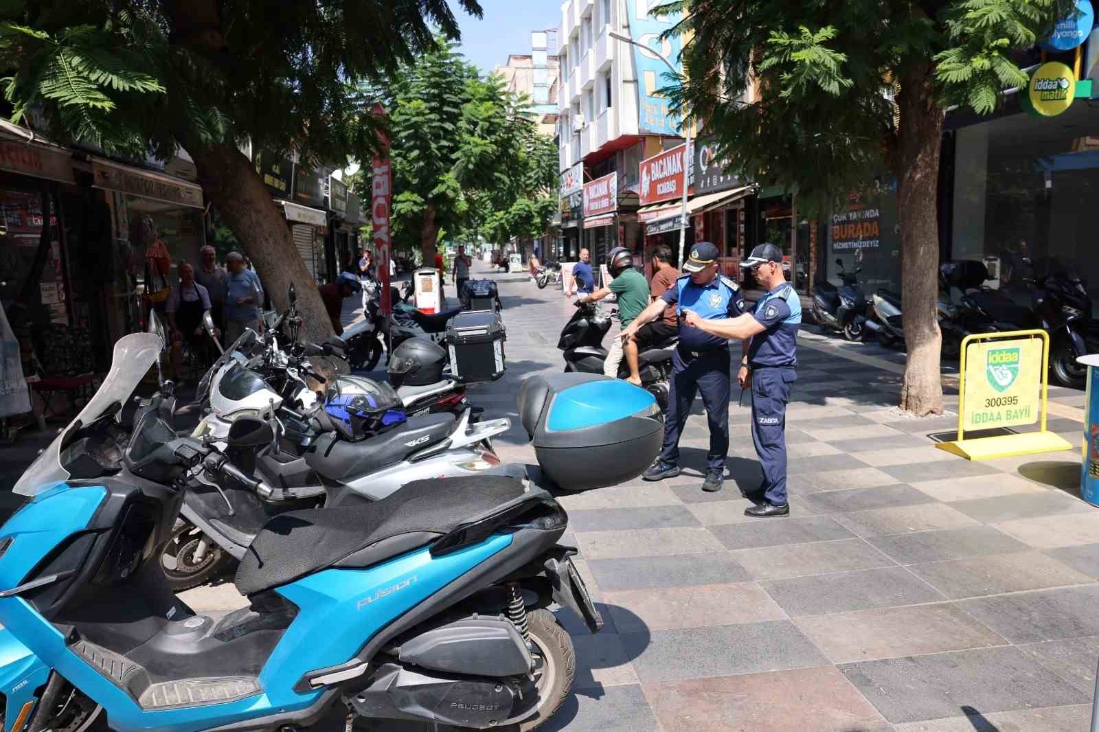 Akdeniz&rsquo;de kaldırım işgallerine zabıta denetimi