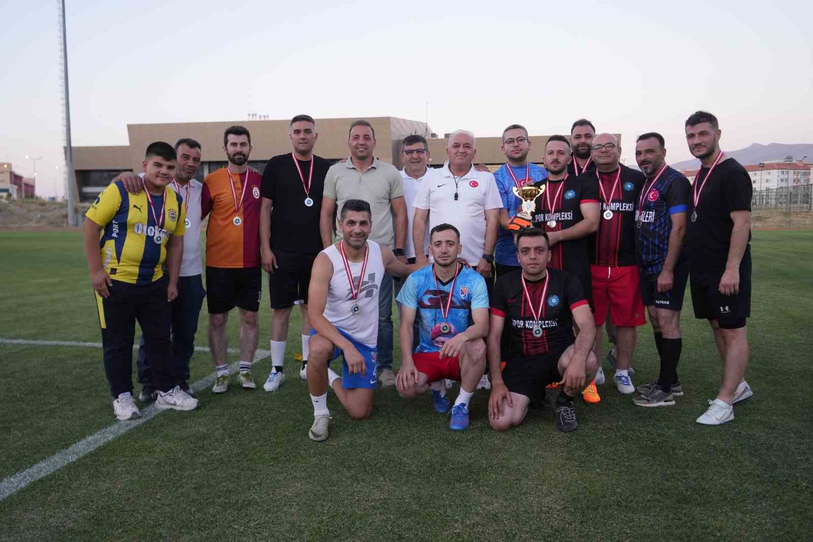 15 Temmuz Şehit Ömer Halisdemir Geleneksel Futbol Turnuvası tamamlandı
