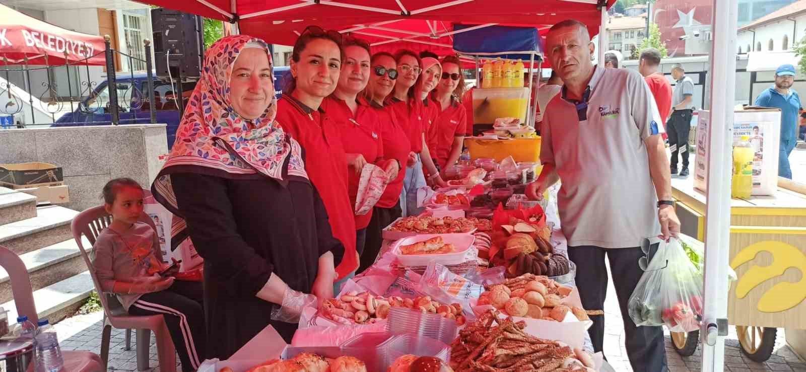 Devrekliler küçük Ünal için tek yürek oldular