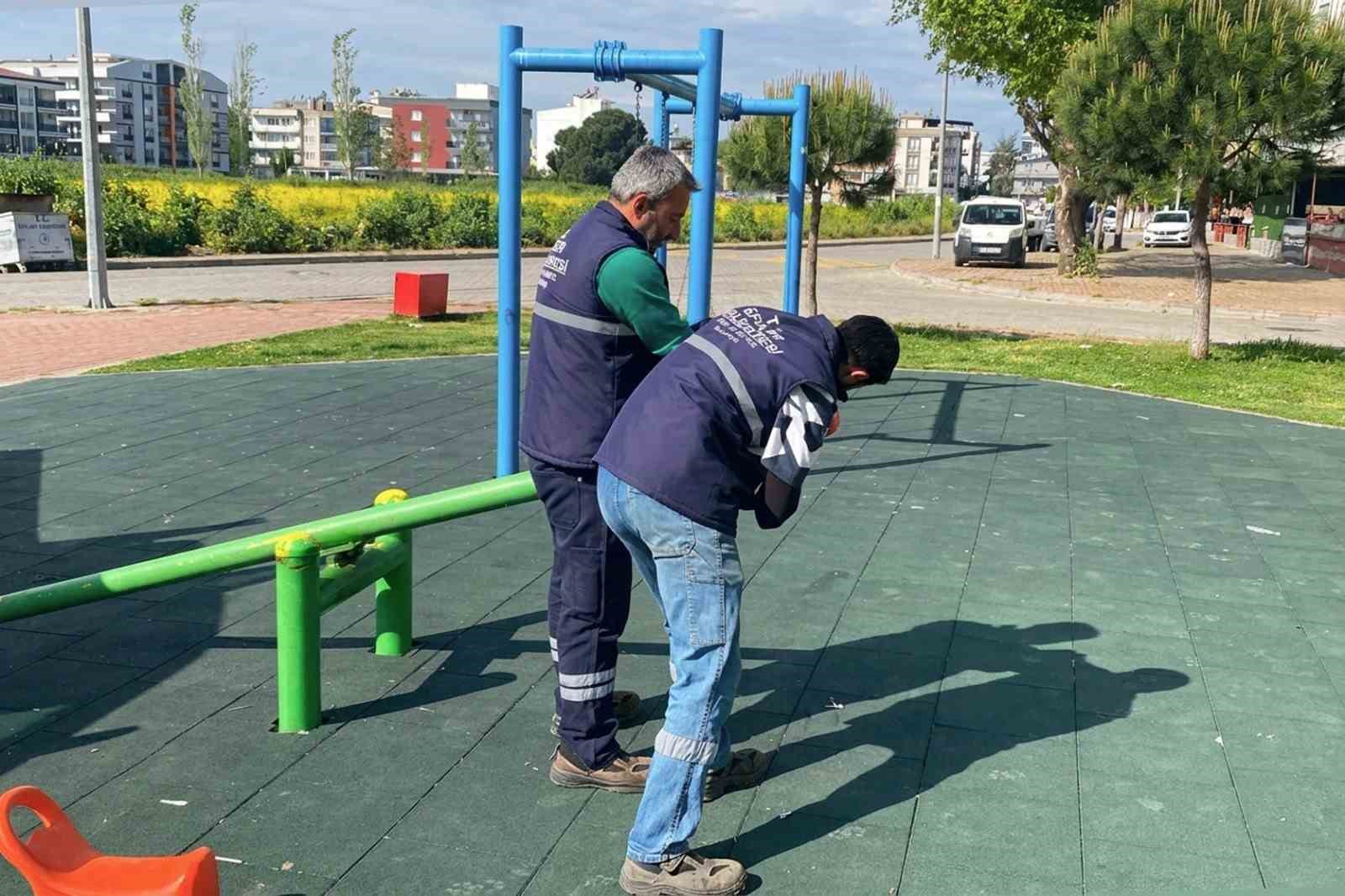 Efeler Belediyesi’nden parklarda onarım çalışması