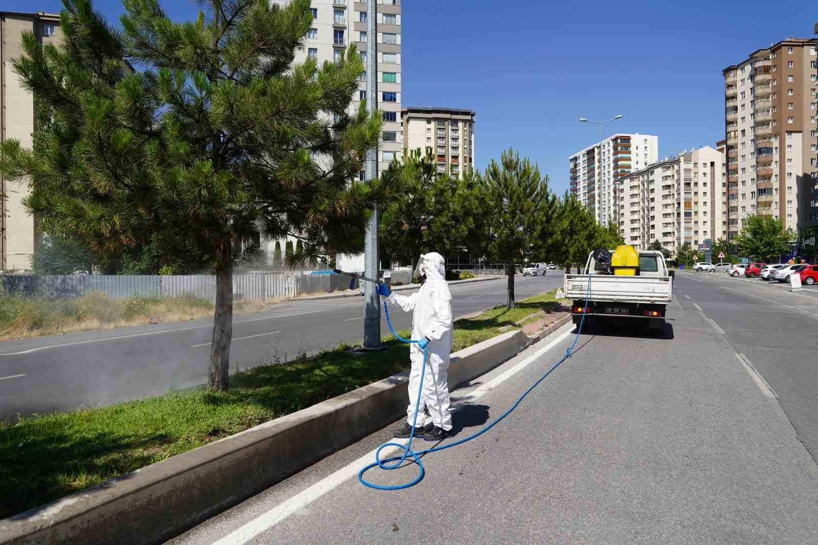 Melikgazi&rsquo;de 58 mahallede ila&ccedil;lama &ccedil;alışmaları devam ediyor