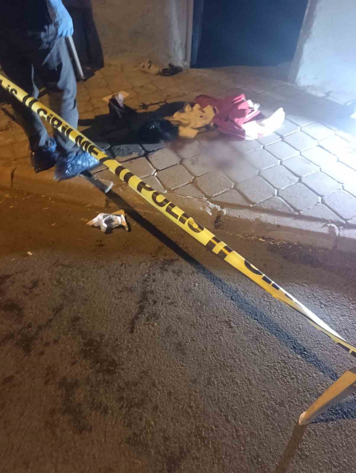 Manisa&rsquo;da eşi ve kızını bı&ccedil;aklayan baba tutuklandı