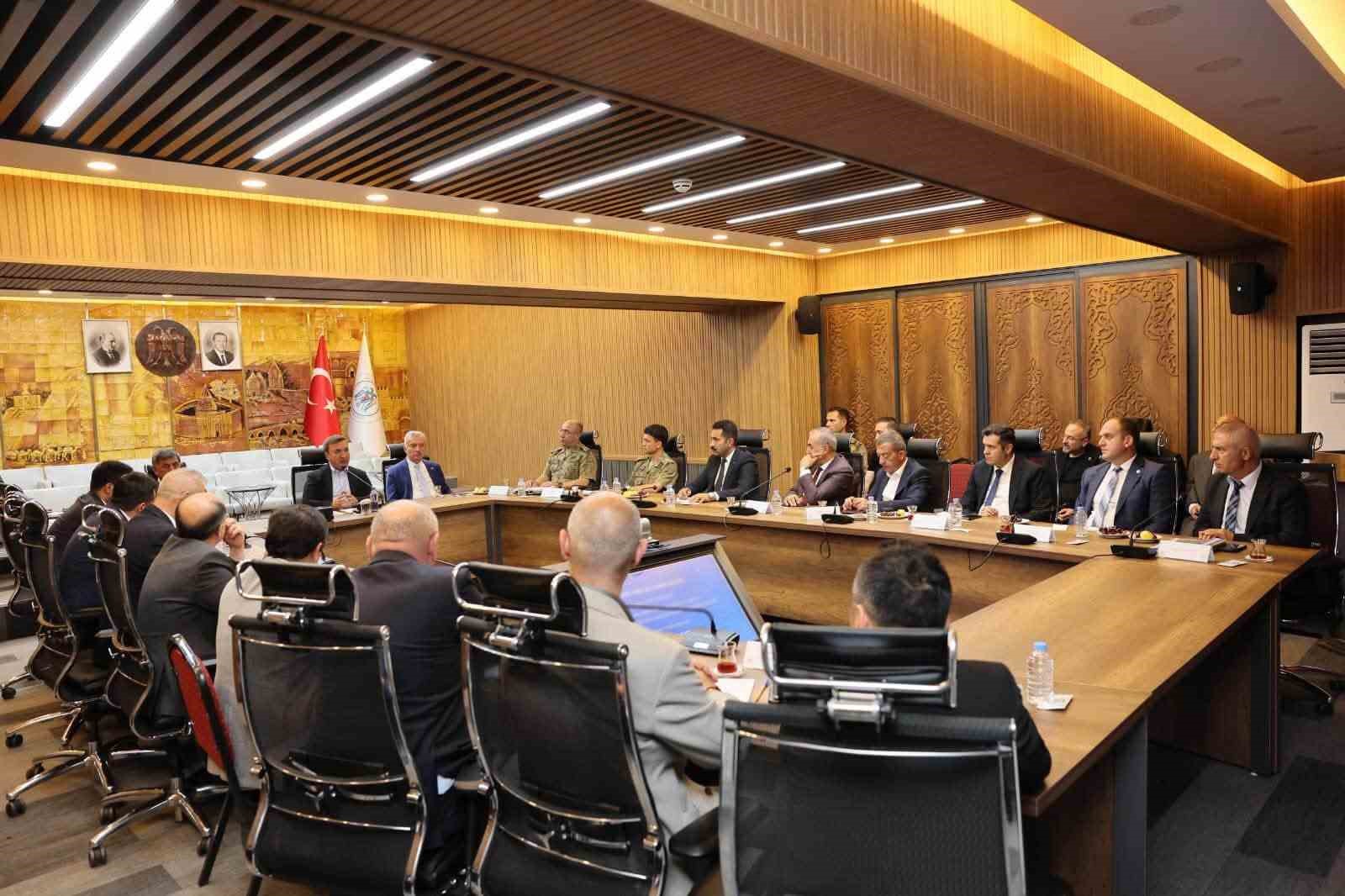Erzincan’da yatırım ve projeler masaya yatırıldı