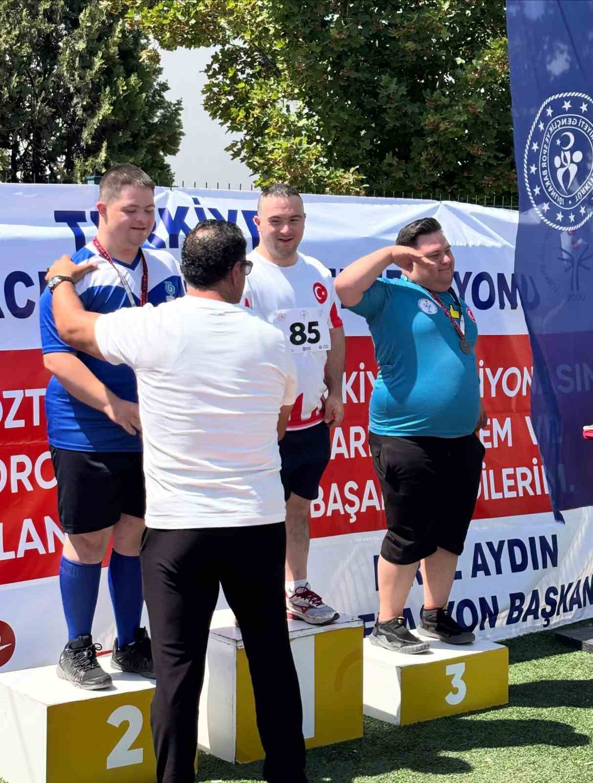 Bandırmalı sporcu Mehmet Talat Uçar, Türkiye ikincisi oldu