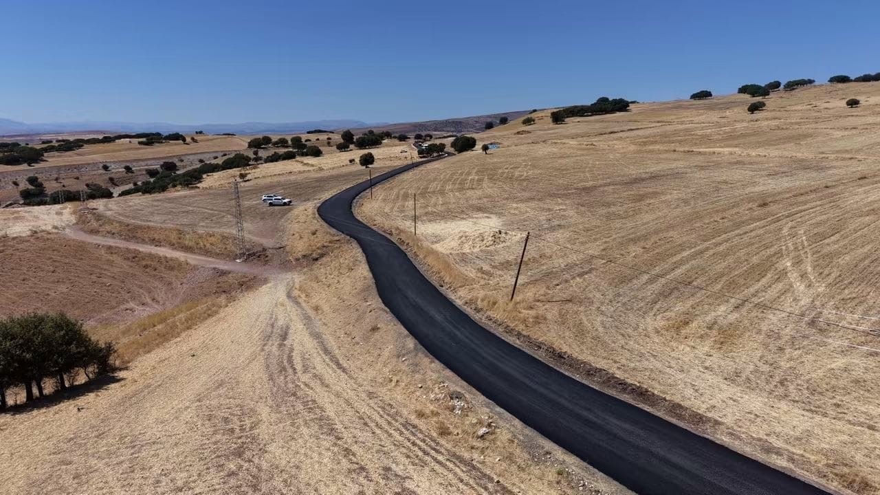 Tunceli’de sıcak asfalt sevinci: Köy yolları modern standartlara kavuşuyor