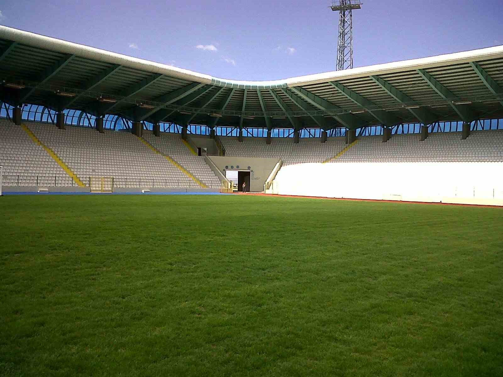 Kazım Karabekir Stadyumu’nda 4 tribün tam kapasiteyle açıldı