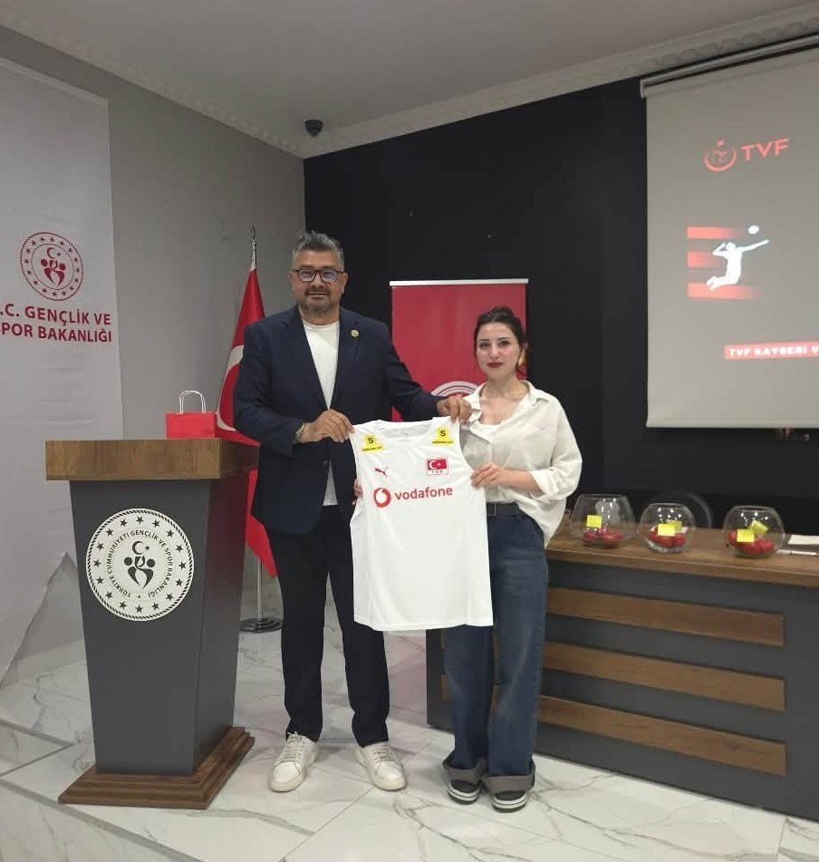 2026-2027 Voleybol Sezonu &ouml;ncesi bilgilendirme toplantısı ger&ccedil;ekleştirildi