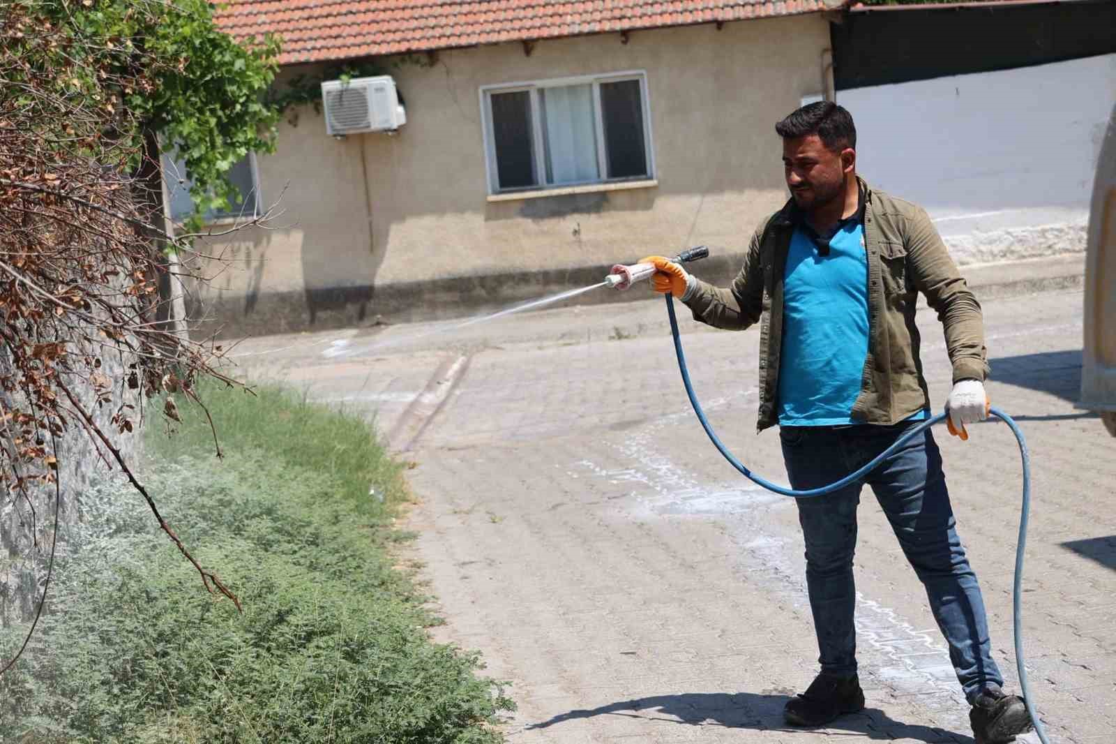 Koçarlı Belediyesi’nden Şahinciler’de çevre mesaisi