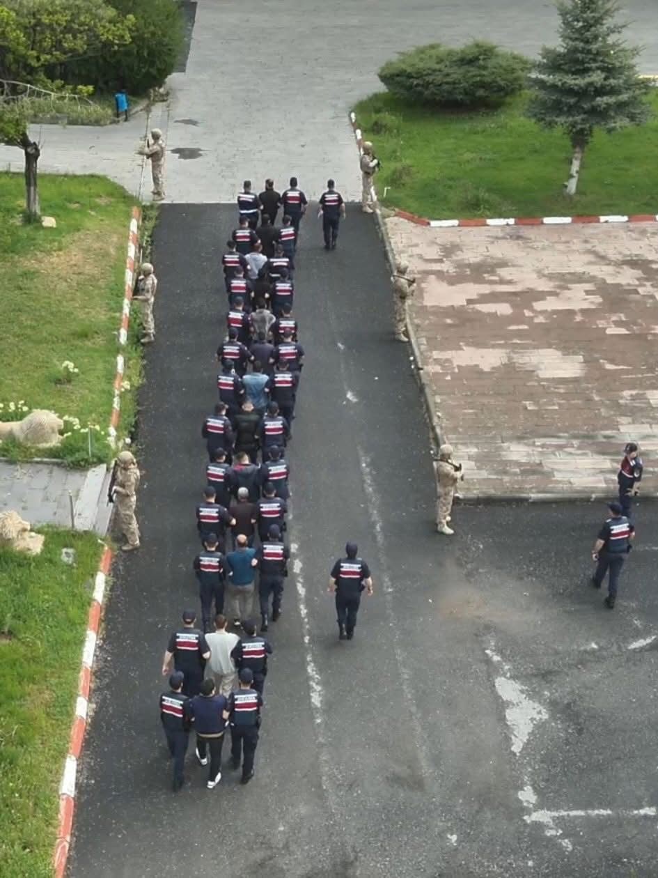 Tomarza&rsquo;da uyuşturucu operasyonu: 13 ş&uuml;pheliden 12&rsquo;si tutuklandı