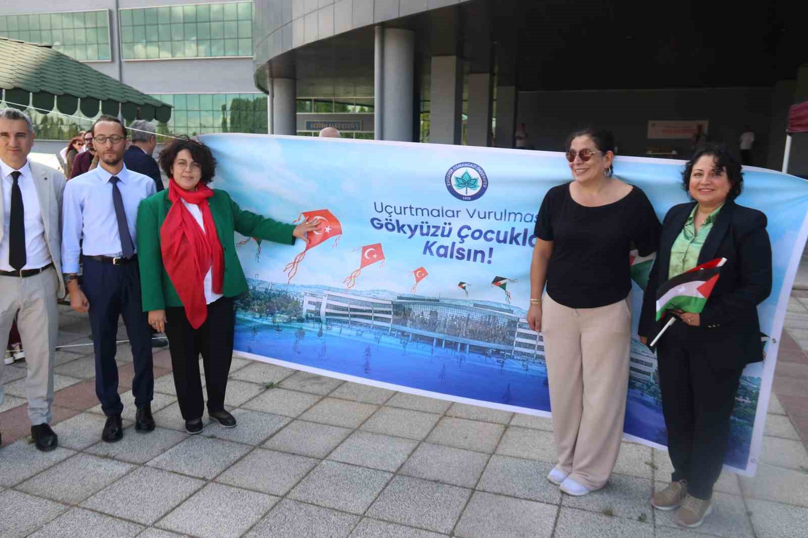 Gazze’deki çocuklar için gökyüzüne uçurtma bıraktılar