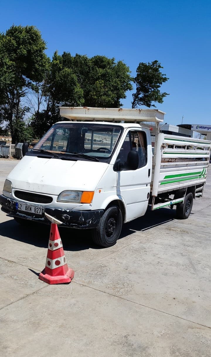 Çalınan kamyonet terk edilmiş halde bulundu