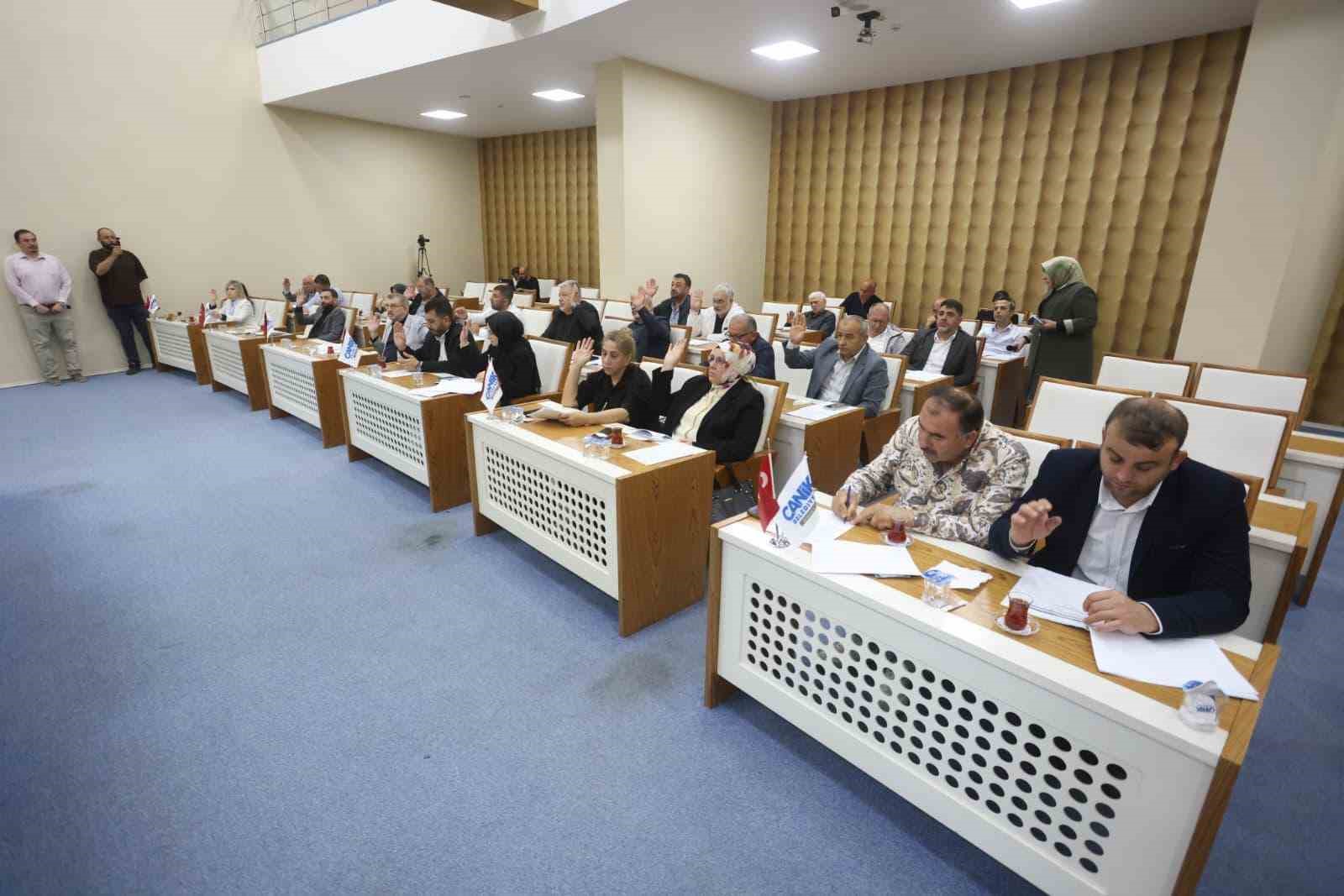 Başkan Sandıkçı: "Belediyemiz öz kaynaklarıyla yeni projelere imza atıyoruz"