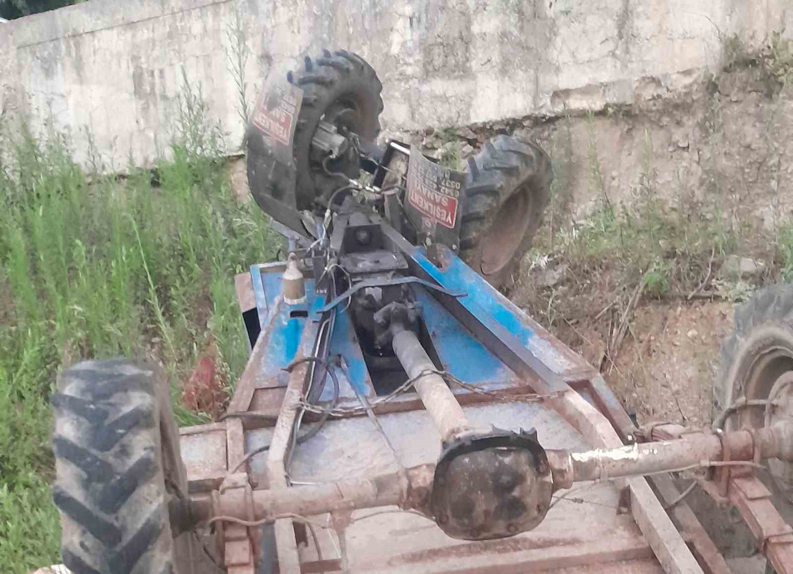 Seyir halinde kilitlenen patpatla kaza yaptı: 1 yaralı