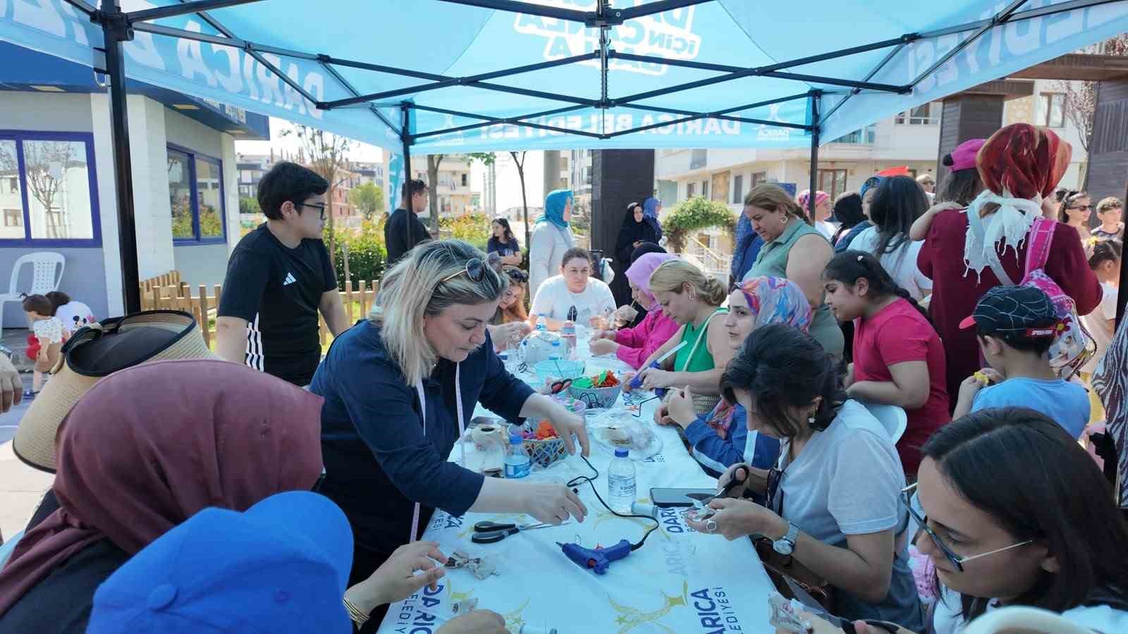 Bu otobüs ile mahalle şenlendi