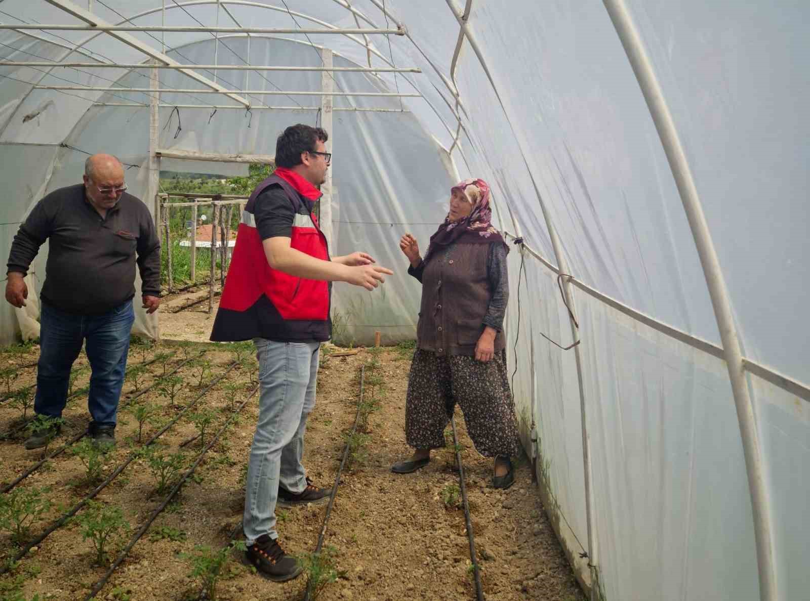 Hisarcık’ta üreticiler sebze yetiştiriciliği konusunda bilgilendirildi