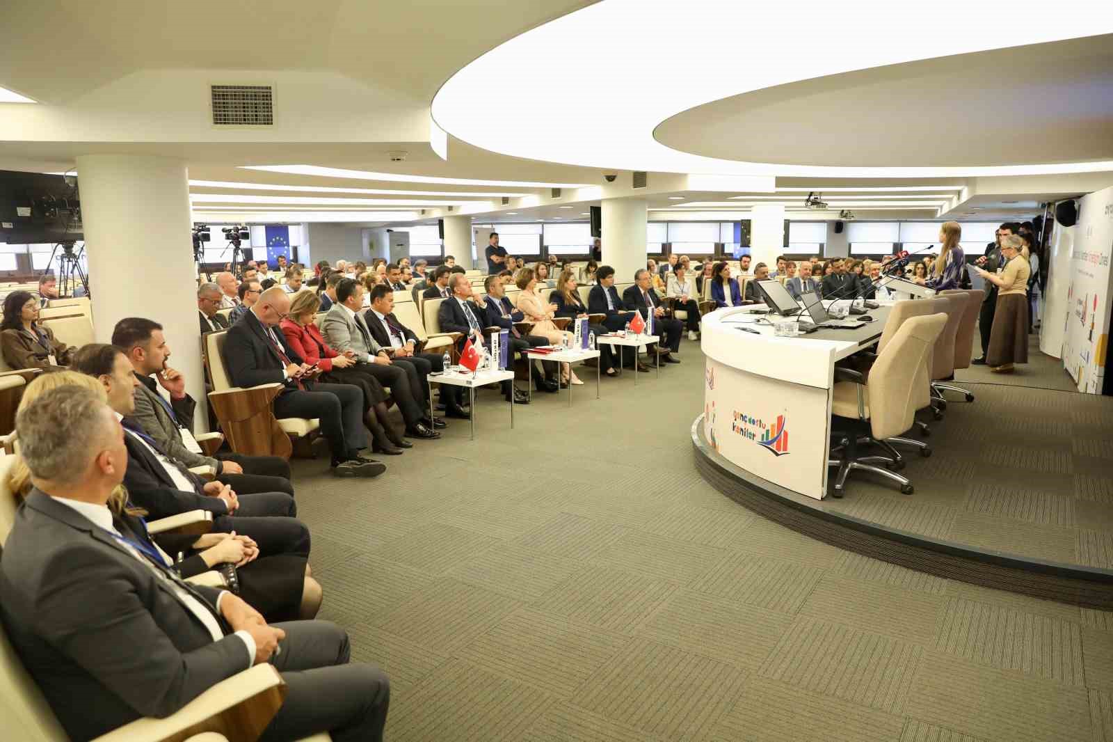 Samsun&rsquo;a "Gen&ccedil; Dostu Kent" &ouml;d&uuml;l&uuml;