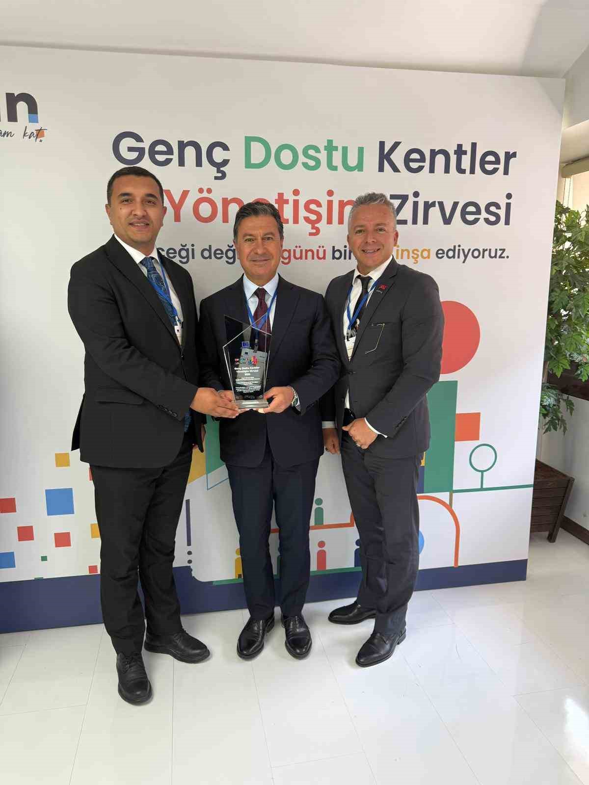 Gen&ccedil;lerin Kenti Muğla&rsquo;ya T&uuml;rkiye Belediyeler Birliği&rsquo;nden &ouml;d&uuml;l