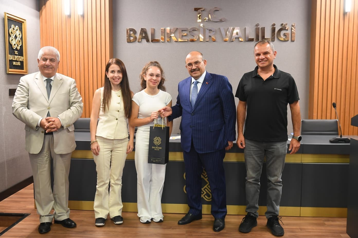 Vali İsmail Ustaoğlu LGS ve YKS şampiyonlarını tebrik etti
