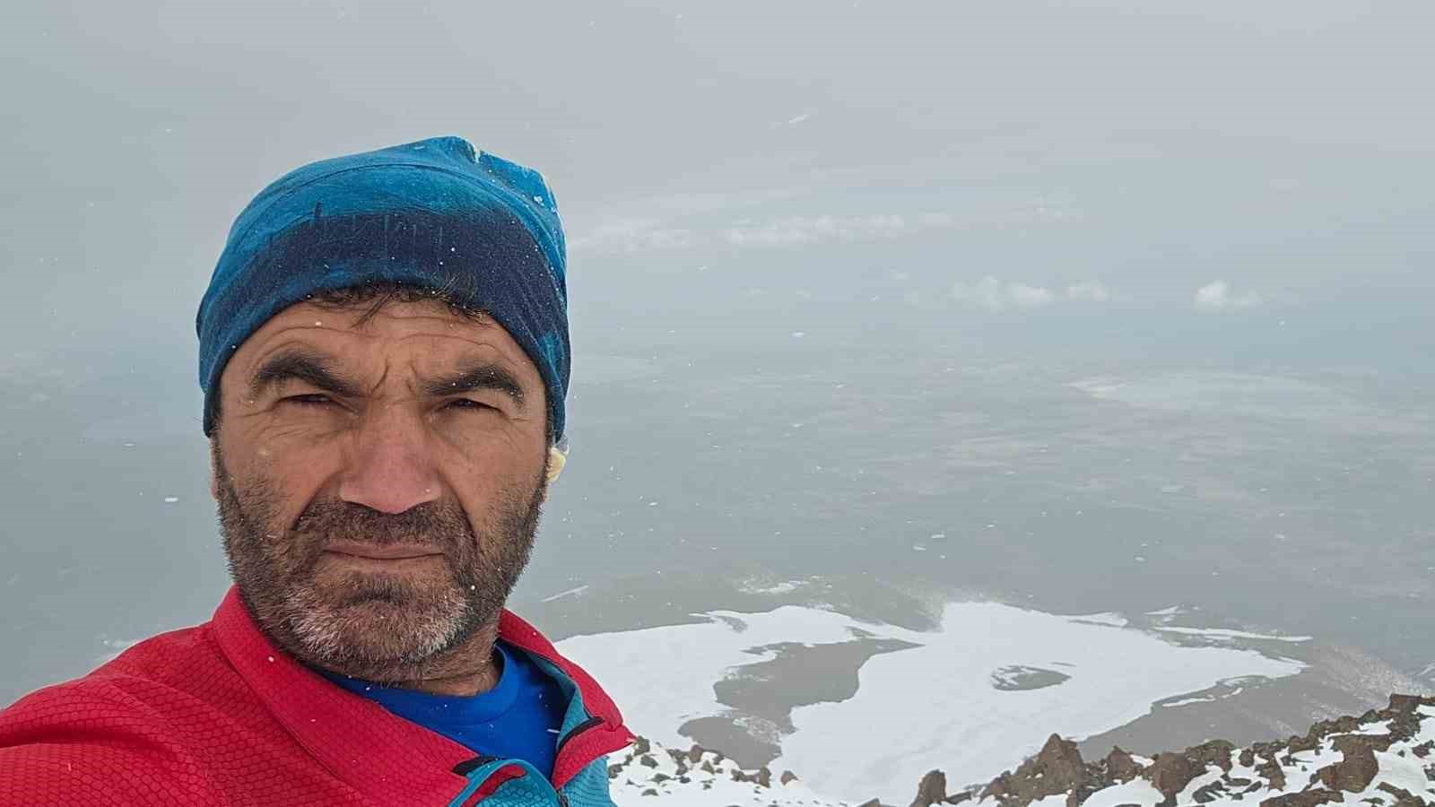 Diyarbakırlı dağcıdan Süphan Dağı’na başarılı solo tırmanış