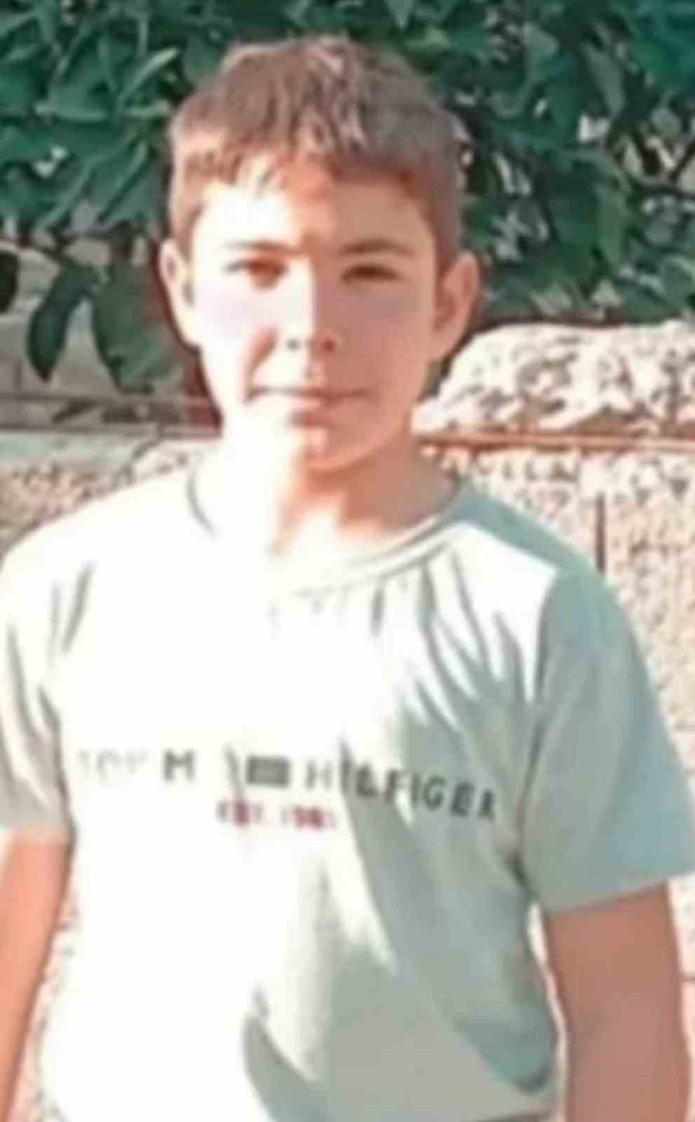 Girdiği kanalda hayatını kaybeden &ccedil;ocuk son yolculuğuna uğurlandı