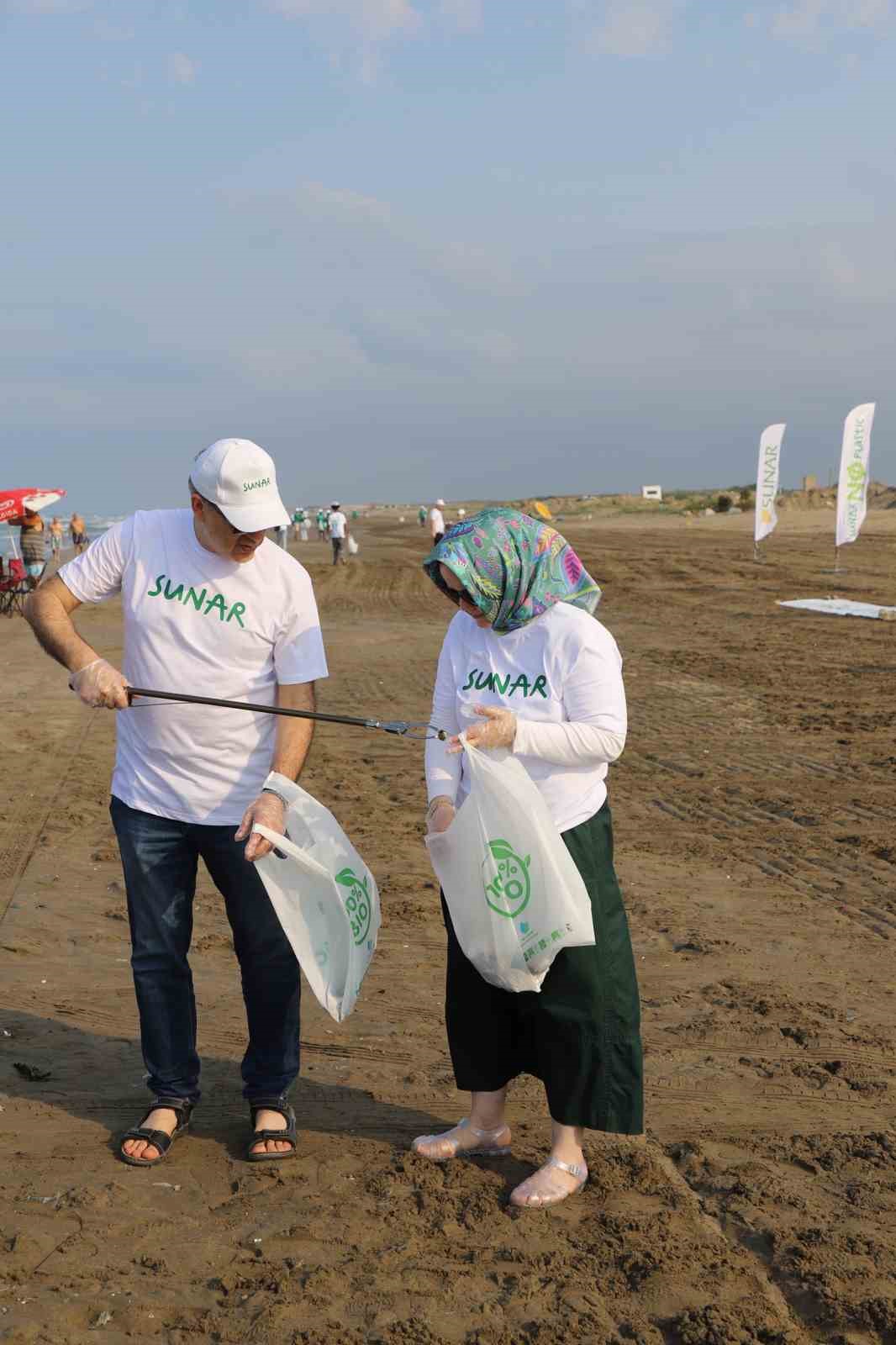 Sunar Yatırım’dan Adana Karataş Sahili’nde "Plastiksiz Temmuz" kapsamında gönüllü çevre temizliği