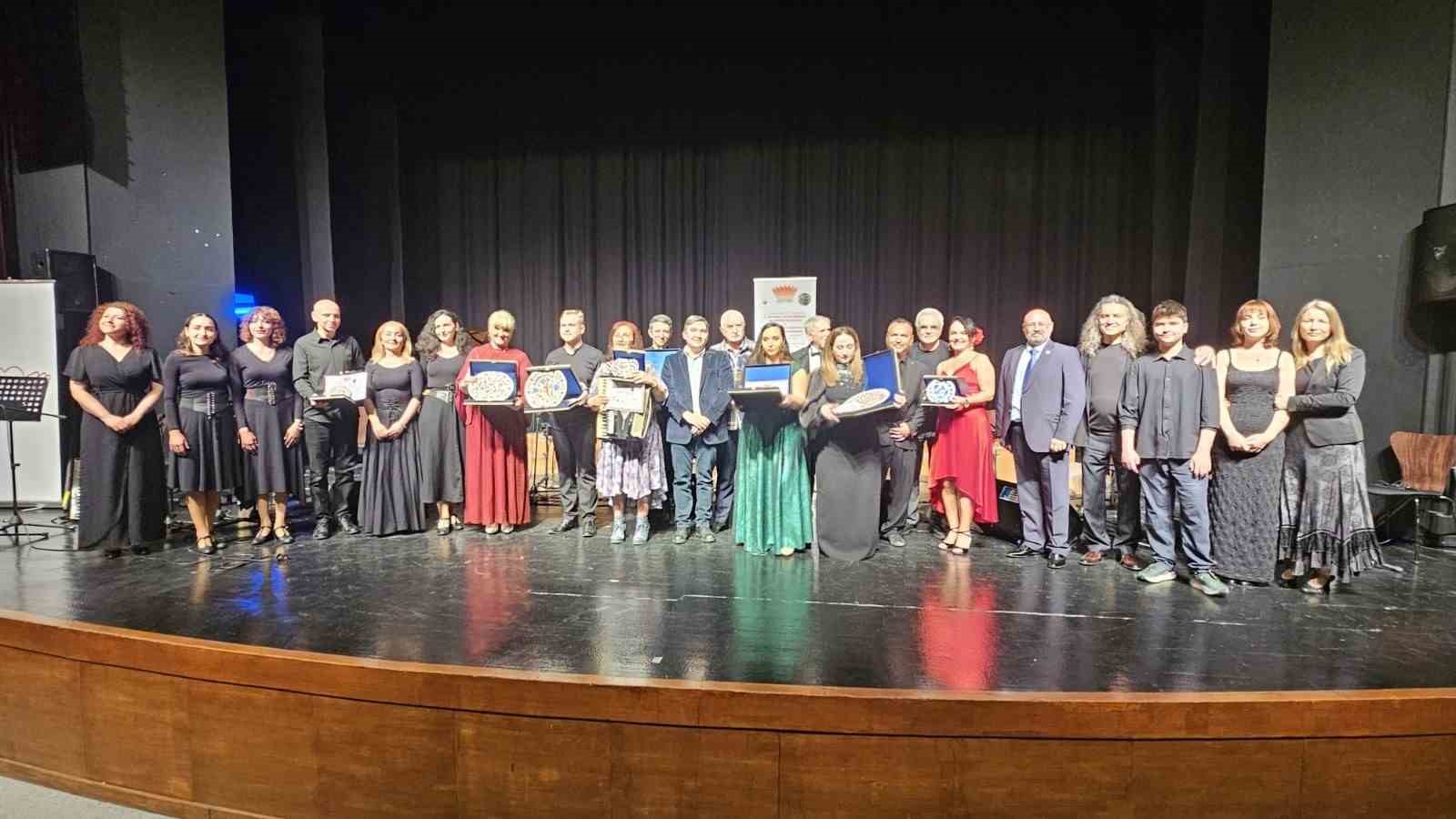 İzmirli sanat&ccedil;ı, uluslararası akordeon festivalinde j&uuml;ri &uuml;yeliği yaptı