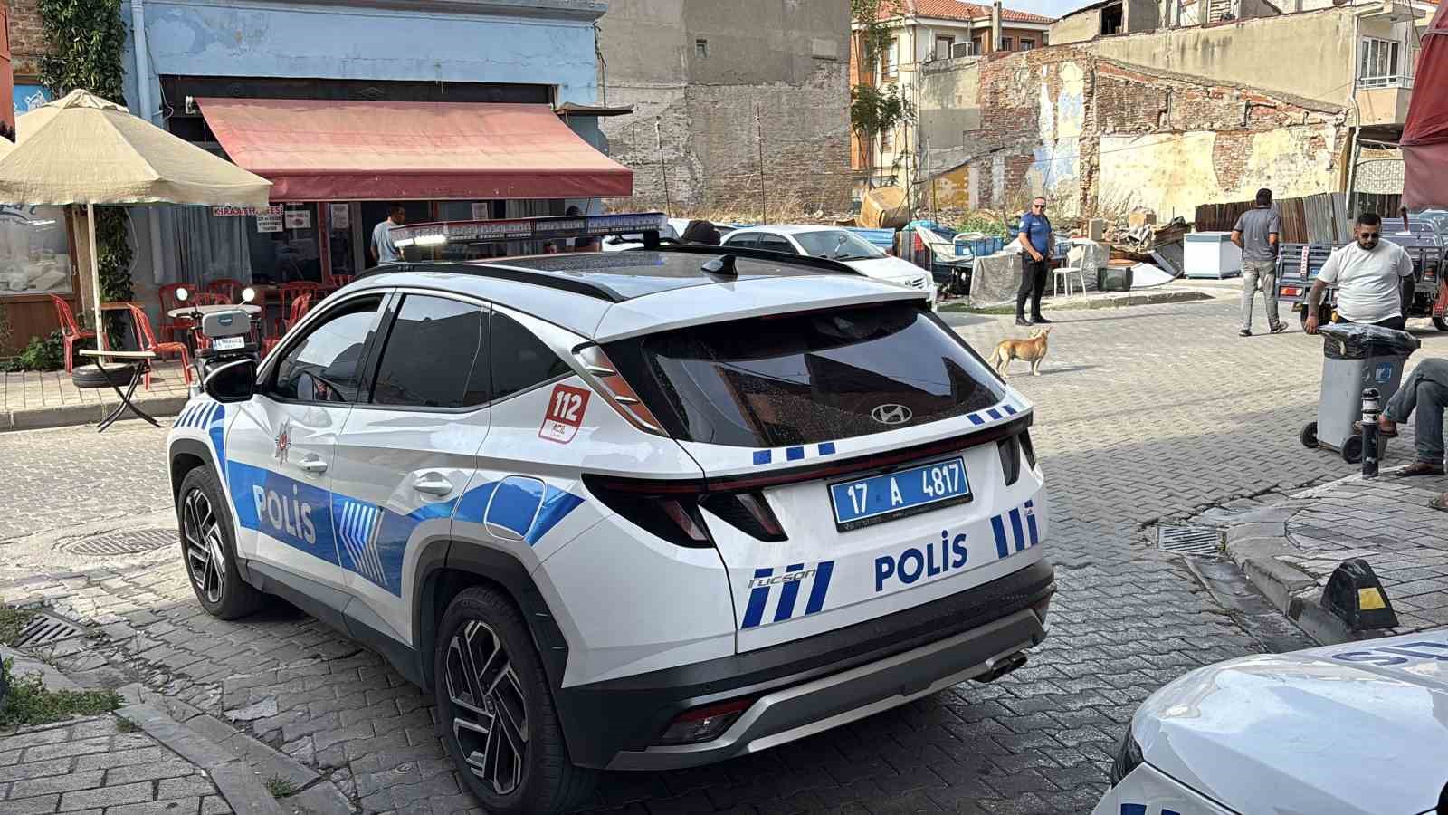 &Ccedil;anakkale&rsquo;de kavgada silahtan seken kurşunla bir kişi yaralandı