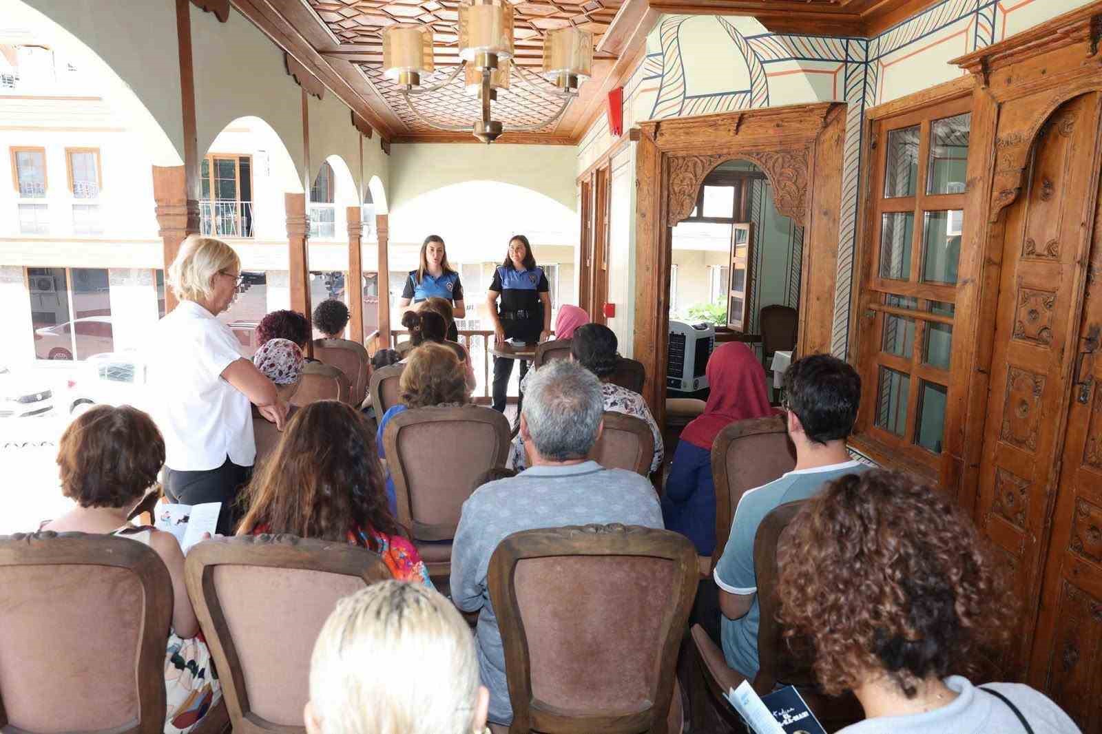 Merkezefendi Belediyesinden kadınlara y&ouml;nelik KADES bilgilendirmesi