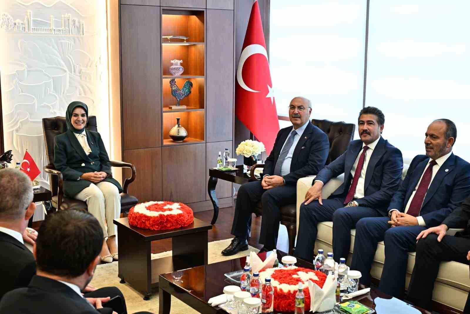 Aile ve Sosyal Hizmetler Bakanı G&ouml;ktaş Denizli Valiliğine ziyaret etti