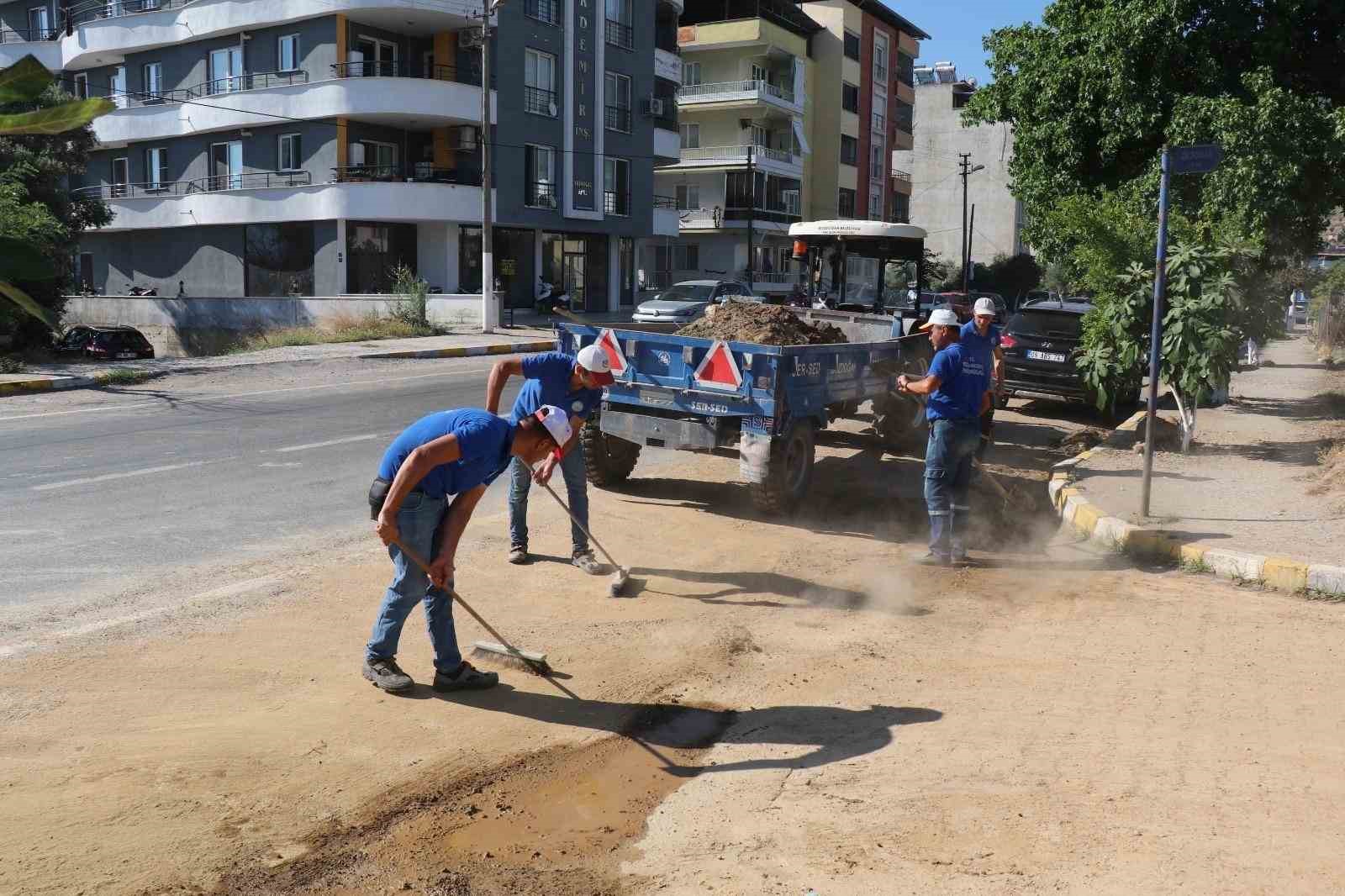 Bozdoğan’da doğalgaz çalışması sonrası yollarda temizlik çalışması