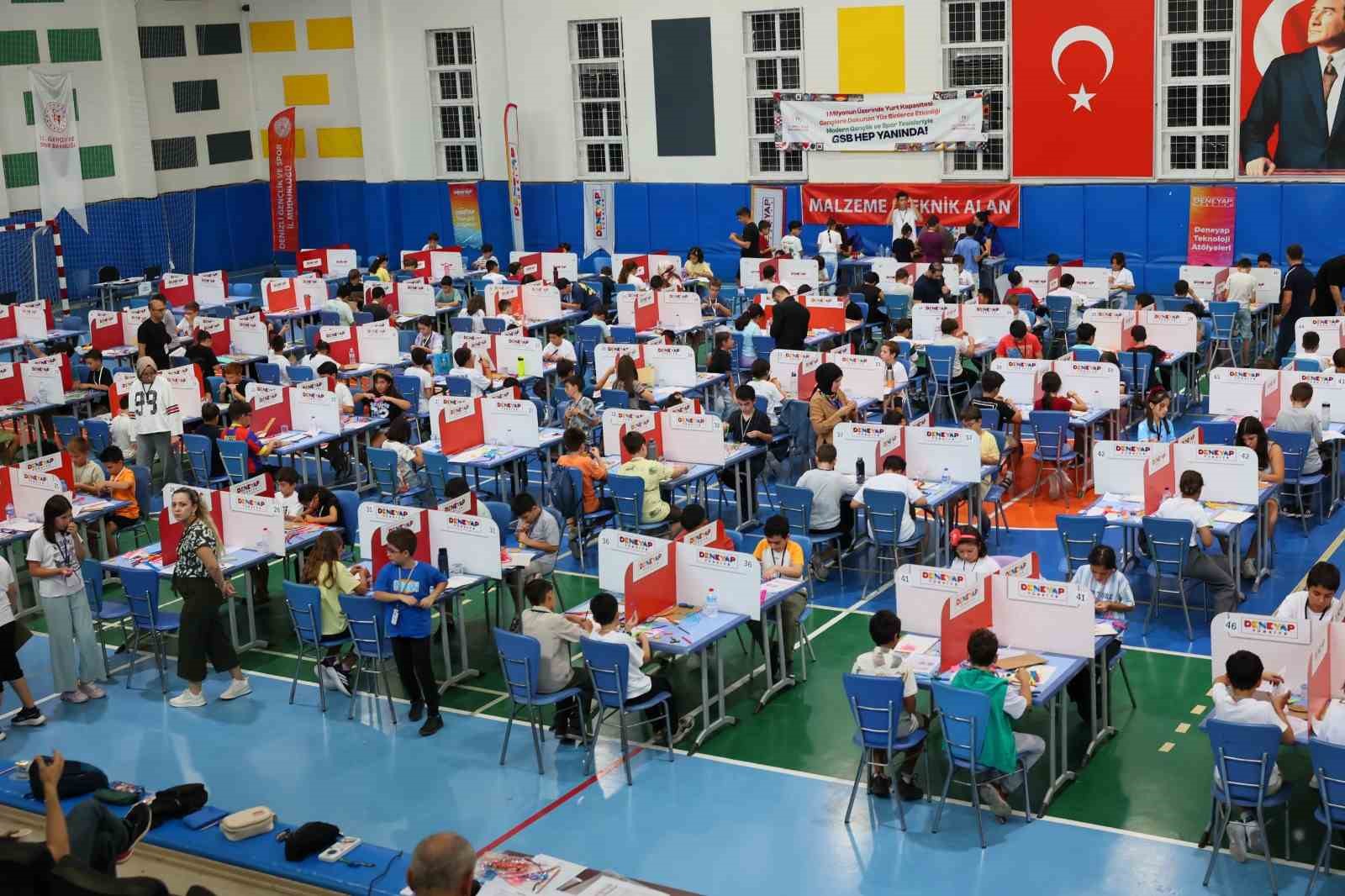 Denizli’de gençler DENEYAP sınavında ter döktü