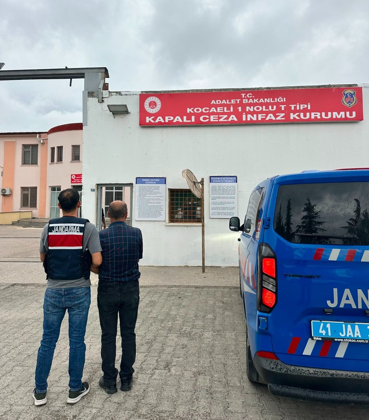 Kocaeli&rsquo;de aranan 2 h&uuml;k&uuml;ml&uuml; JASAT operasyonuyla yakalandı