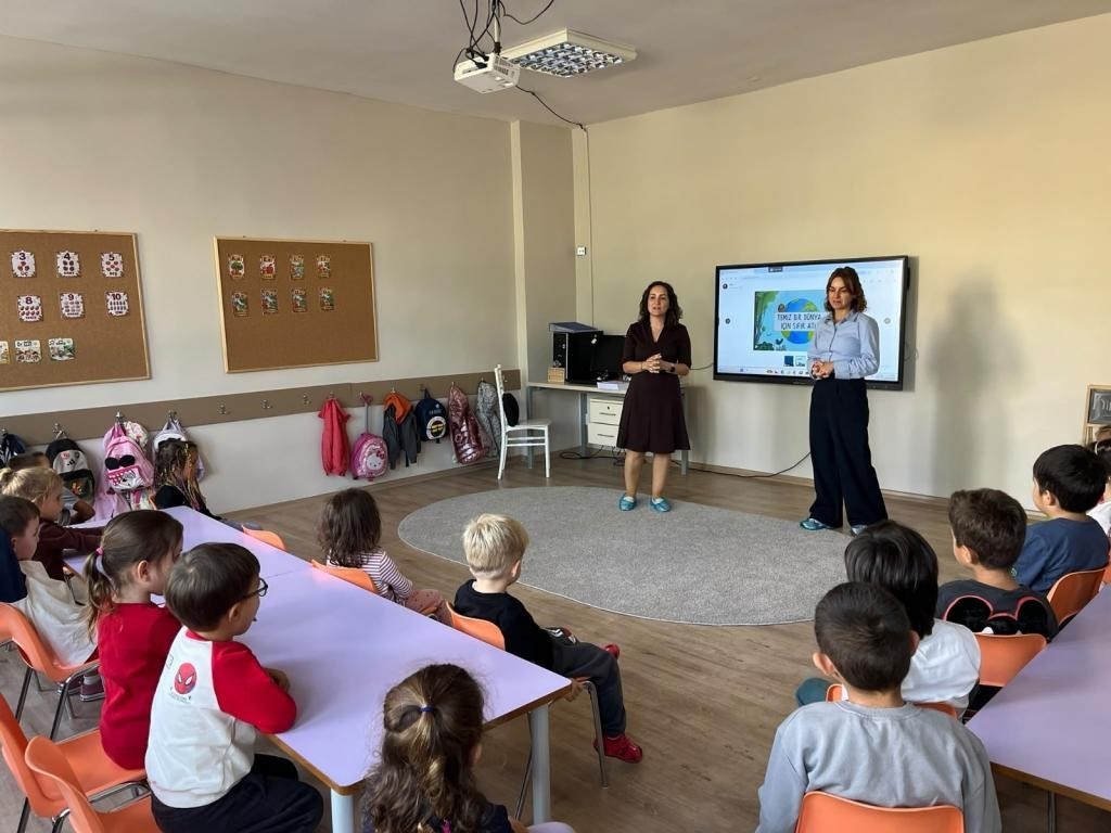 Minik &ouml;ğrenciler sıfır atığı oyunlarla &ouml;ğrendi