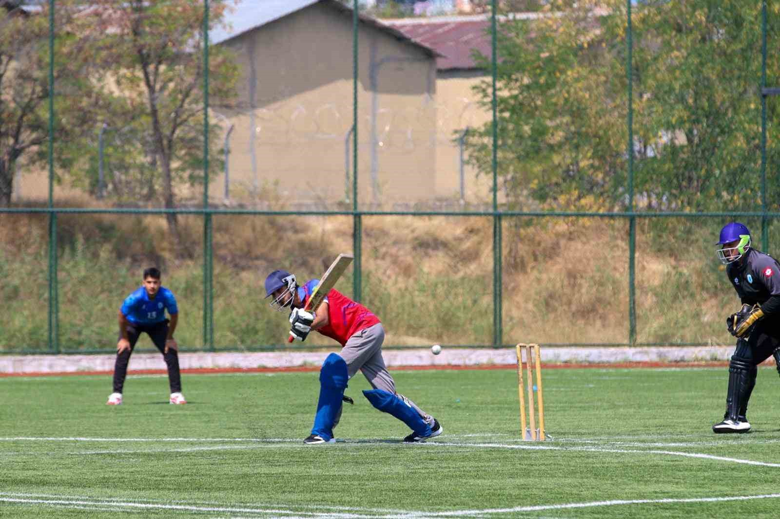 Sivas’ta Kriket Türkiye Şampiyonası başladı