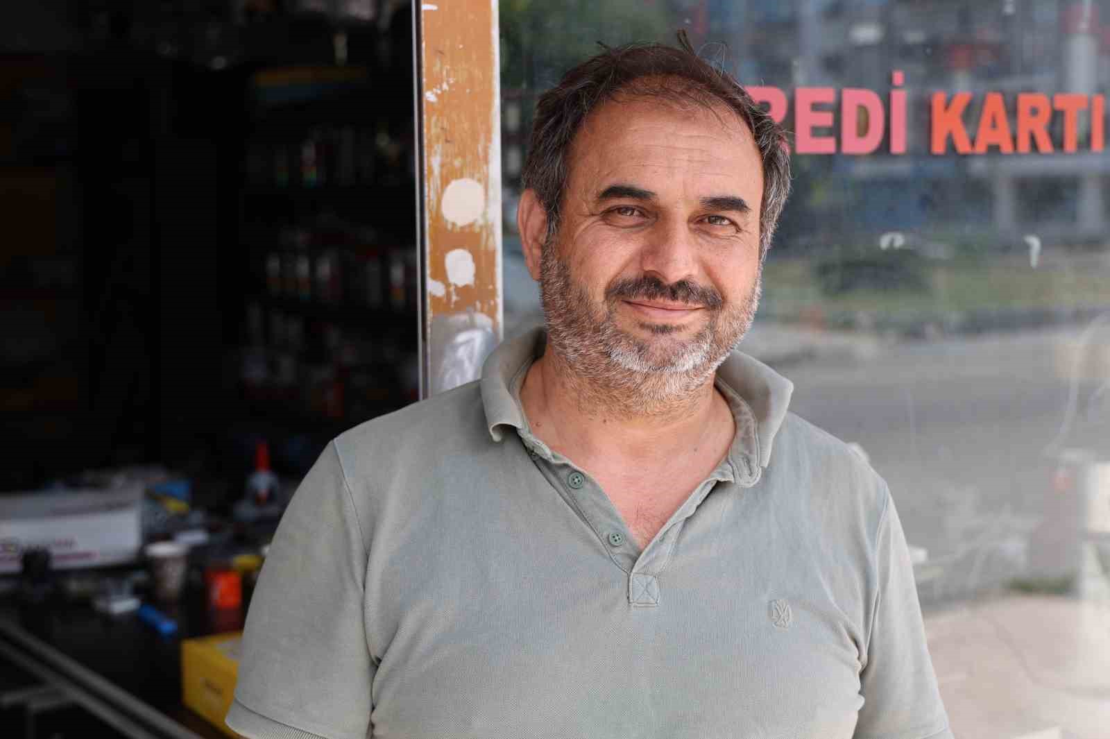 Aşkını k&ouml;pr&uuml; altına ve duvarlara yazdı, vatandaşlar tepki g&ouml;sterdi