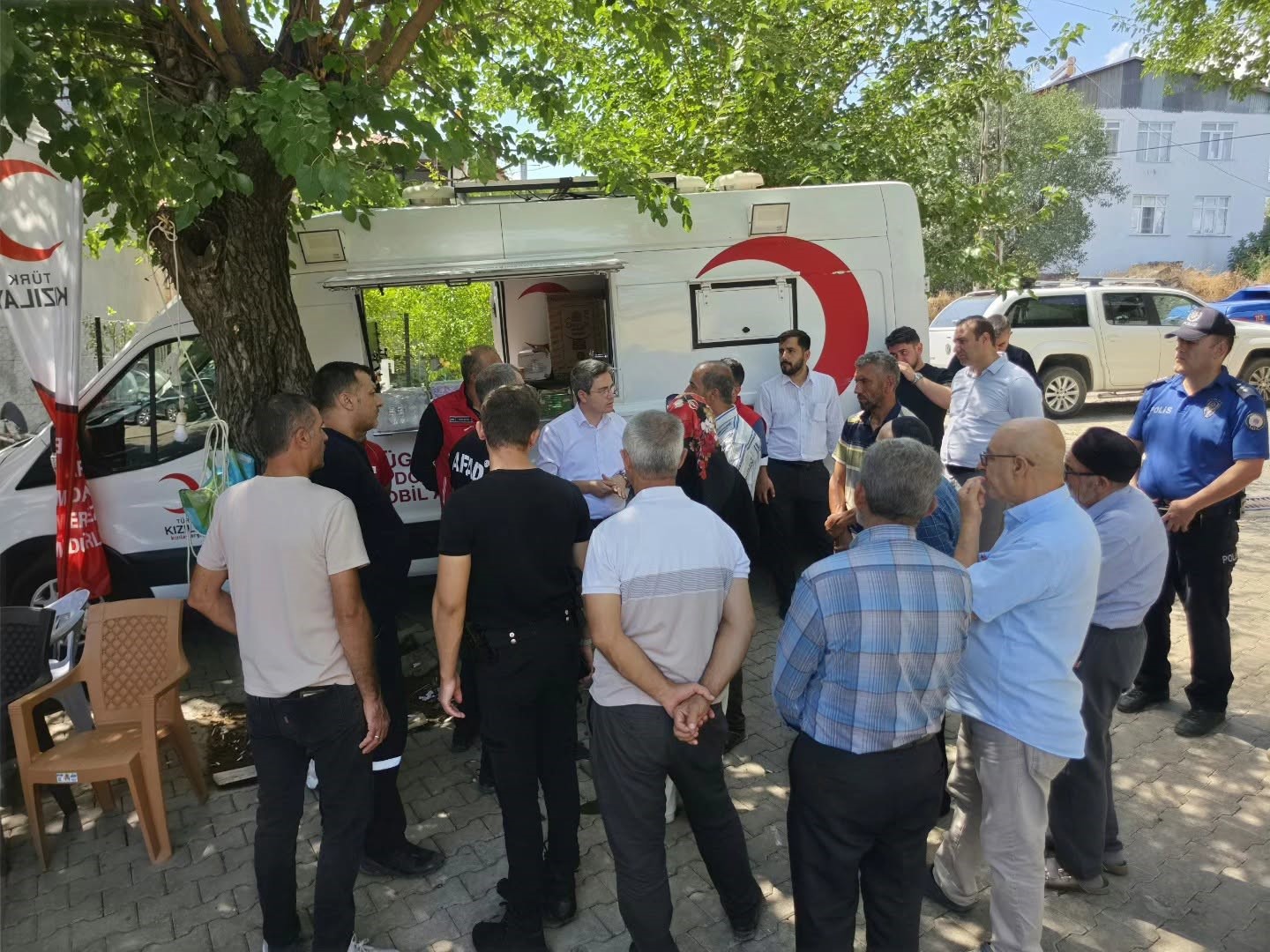 Kışlacık köyünde yangın sonrası çalışmalar sürüyor