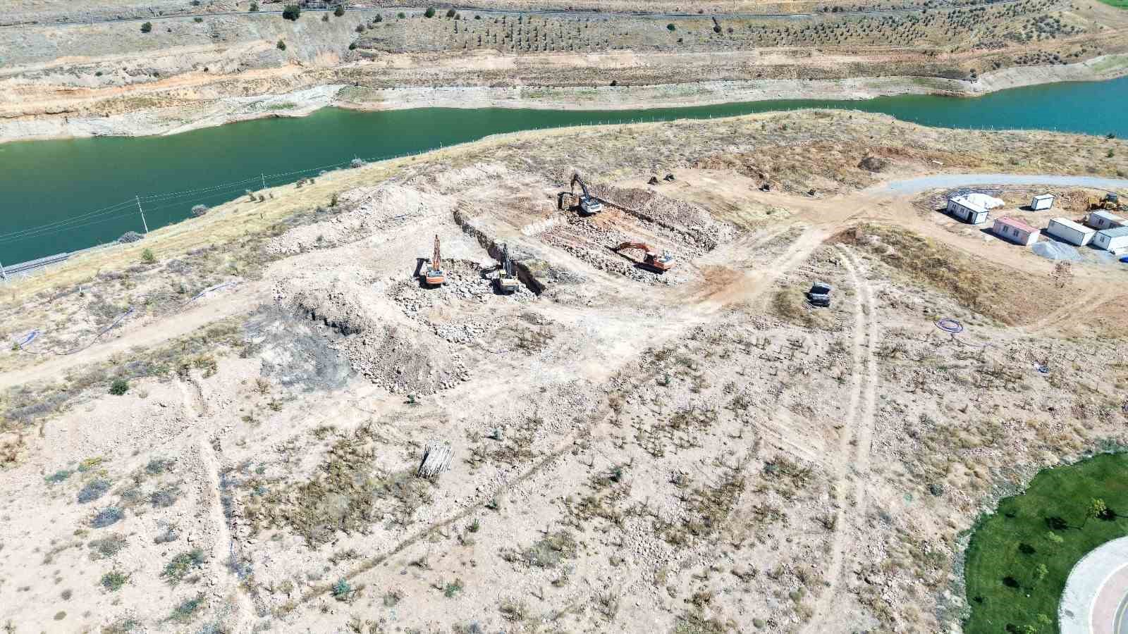MTÜ’de Merkezi Kütüphane ve Kampüs Meydanı için çalışmalar başladı