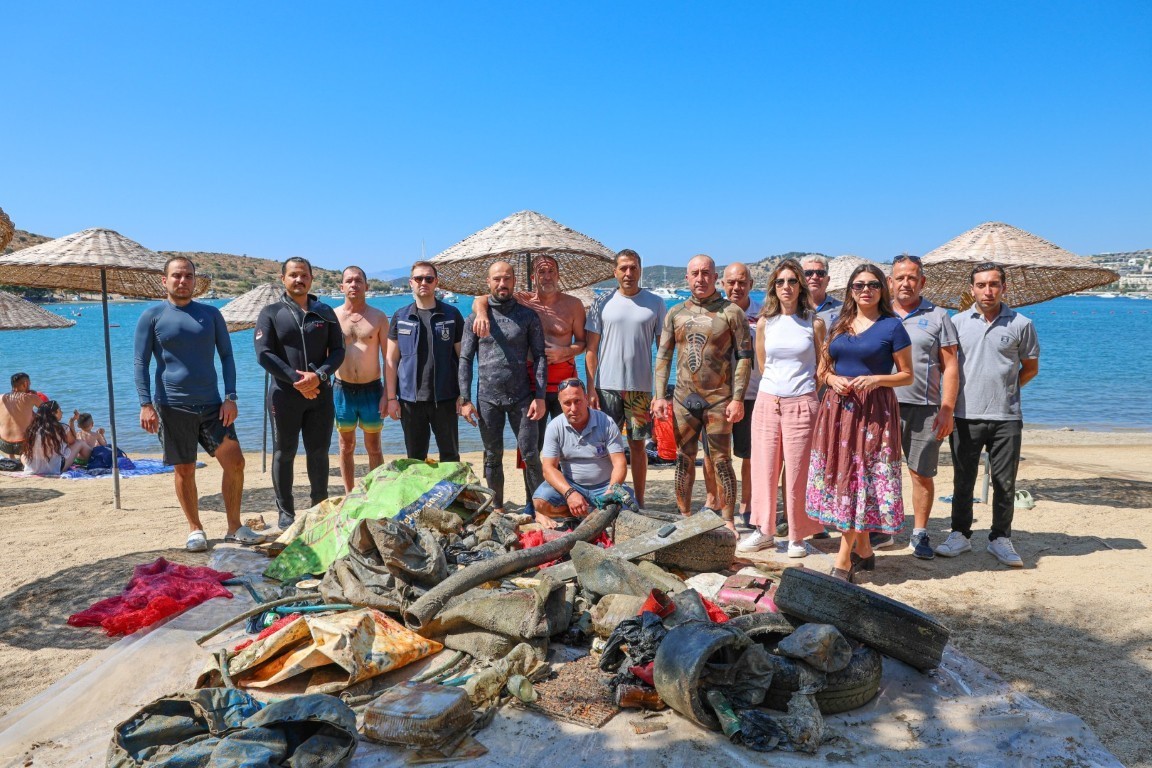 Gümbet’te deniz dibinden 310 kilogram atık çıktı