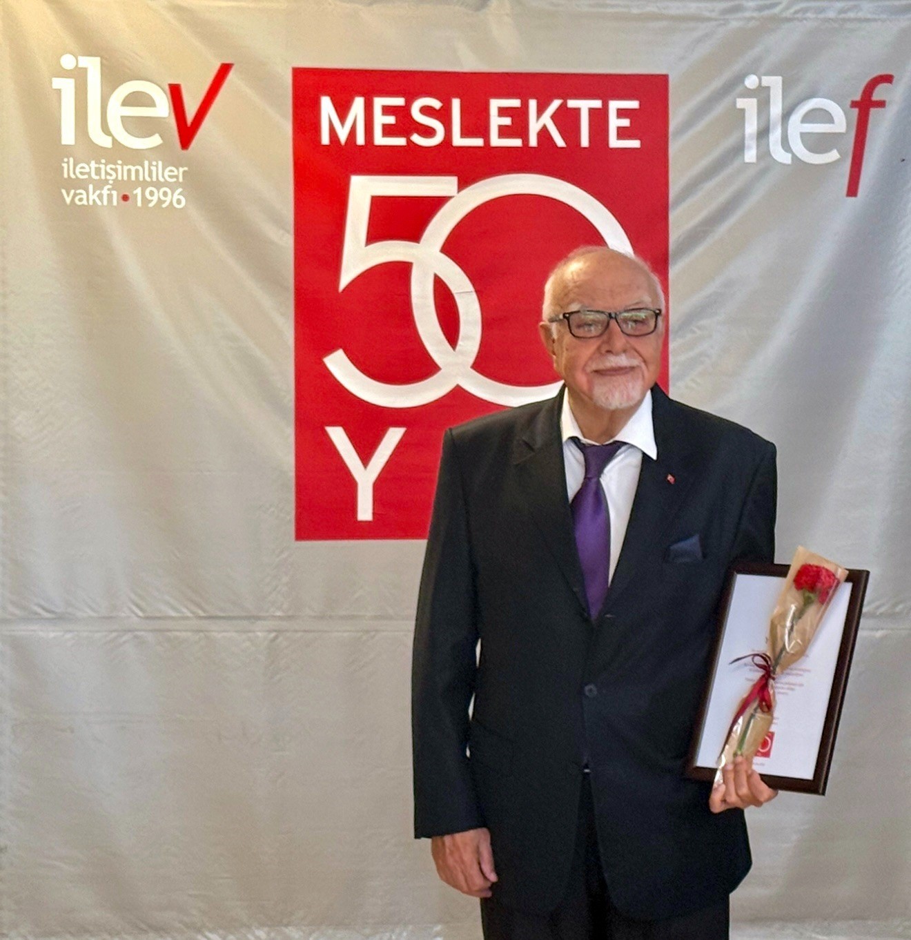 Duayen Gazeteci Ağar’a "Meslekte 50 Yıl Onur Ödülü" verildi