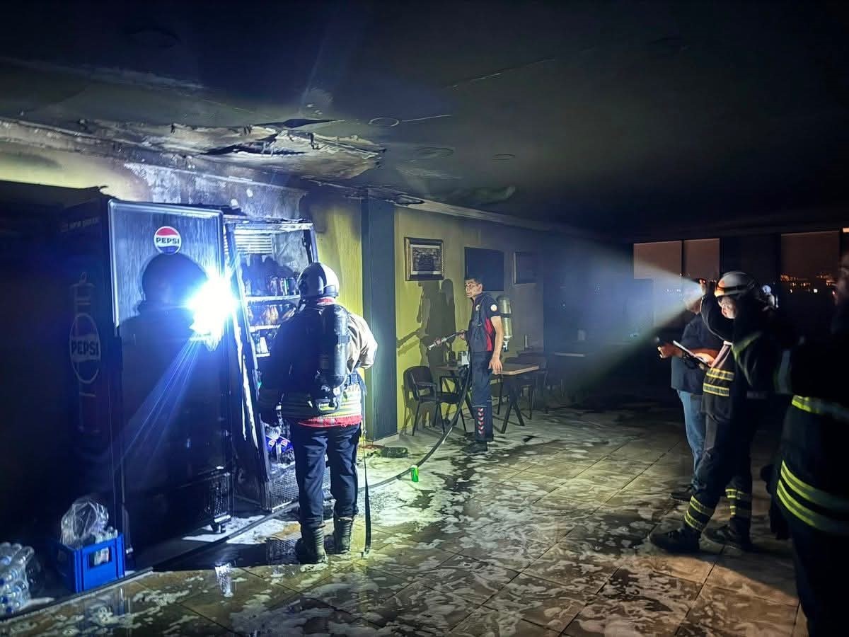 Kırıkhan’de iş yeri alevlere teslim oldu