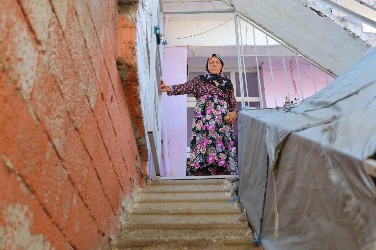Yaşlı kadına bıçaklı gaspa 15 yıl hapis istemi