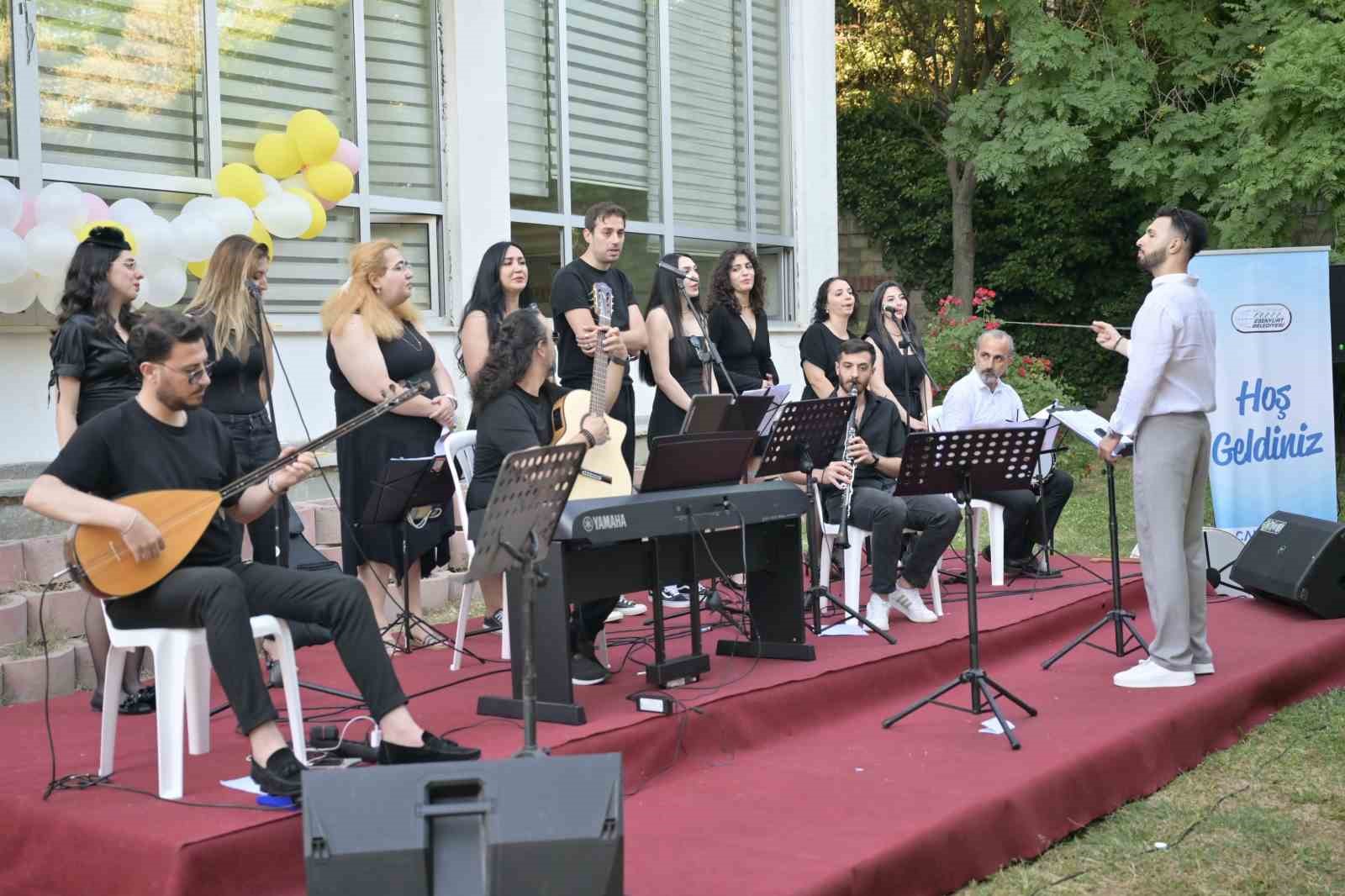 Esenyurt Ulu Çınar’da müzik dolu dönem finali