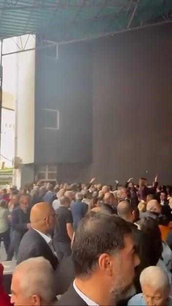 Yeni Parti Esenyurt İl&ccedil;e Kongresinde gerginlik: Se&ccedil;im iptal edildi