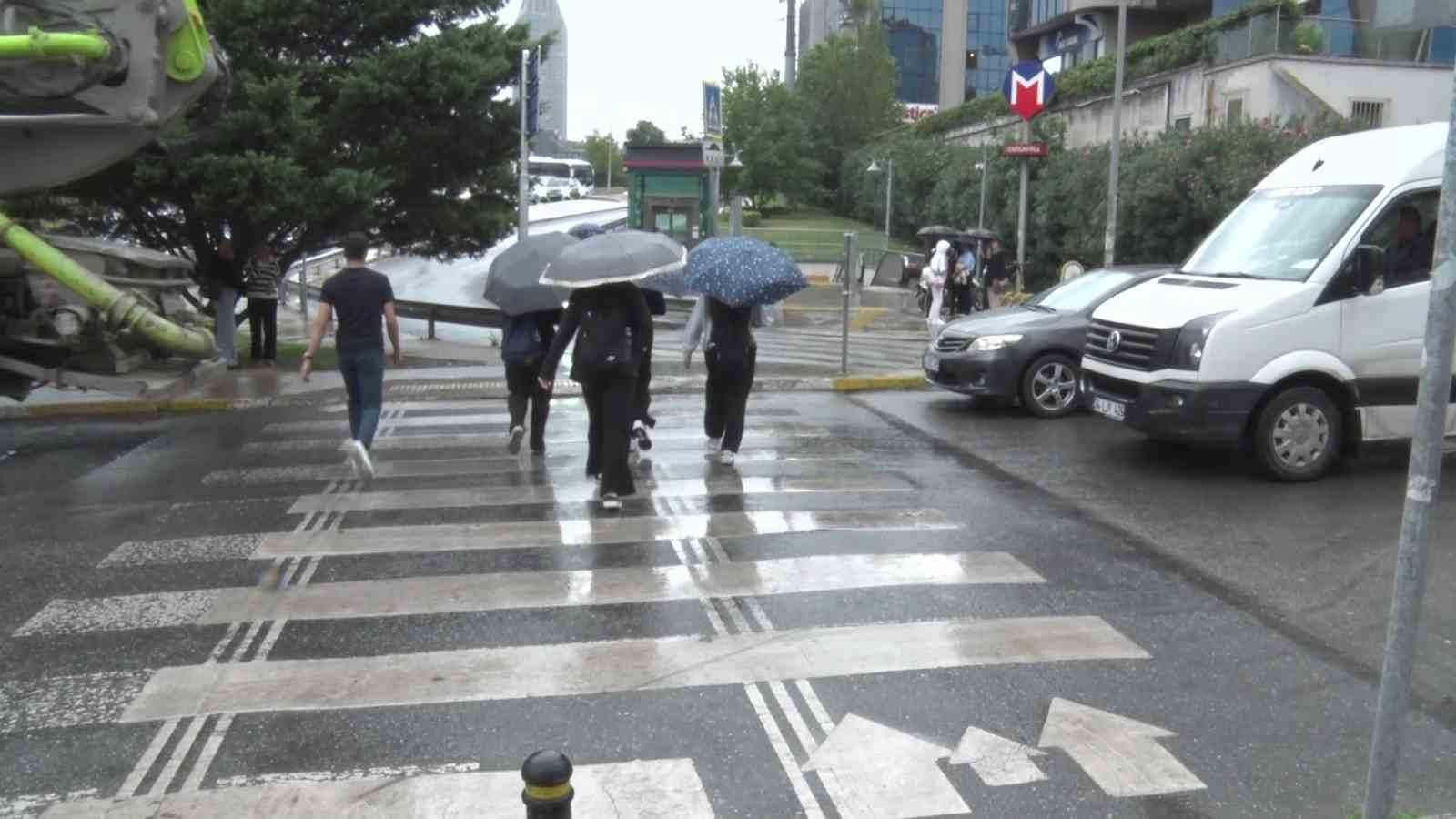 İstanbul Anadolu Yakası’nda yağmur etkili oldu