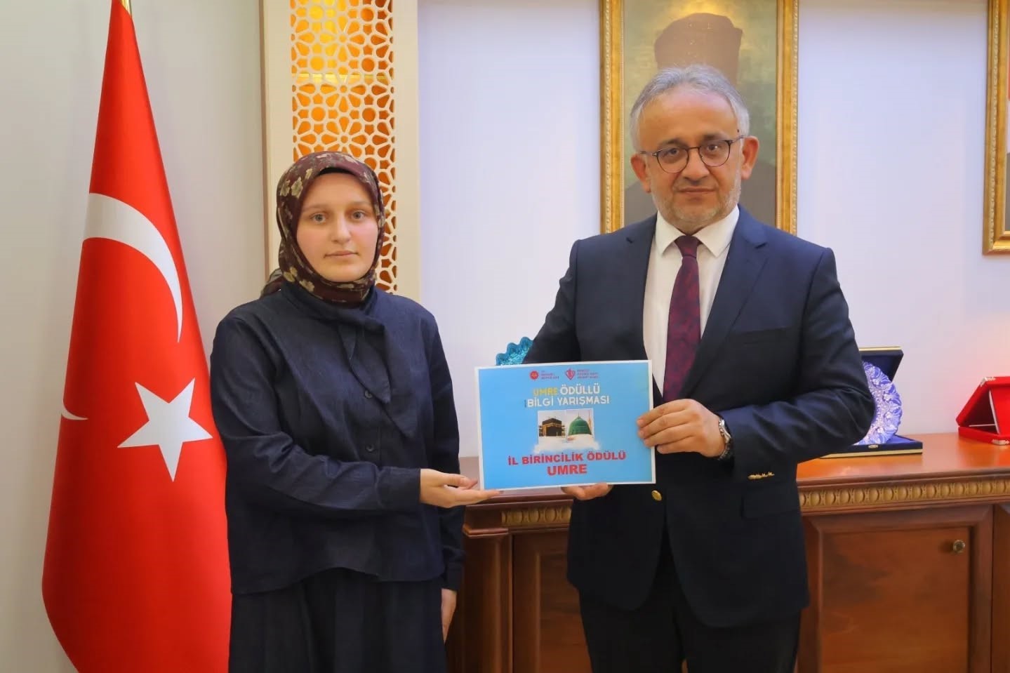Umre Ödüllü Bilgi Yarışması’nda dereceye giren öğrenciler ödüllendirildi