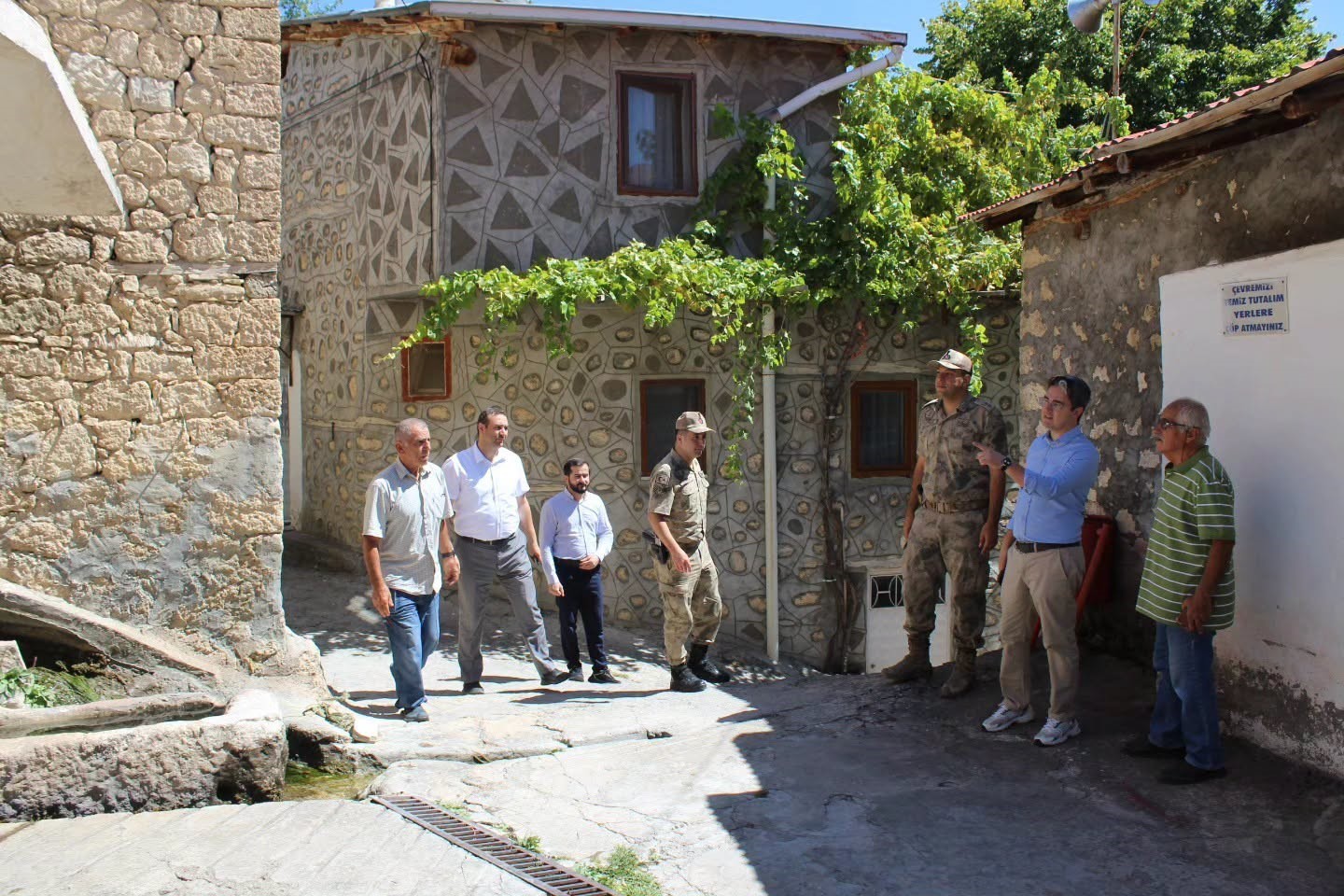 Kemaliye Kaymakamı Arıkan, Yıldızlı köyünü ziyaret etti